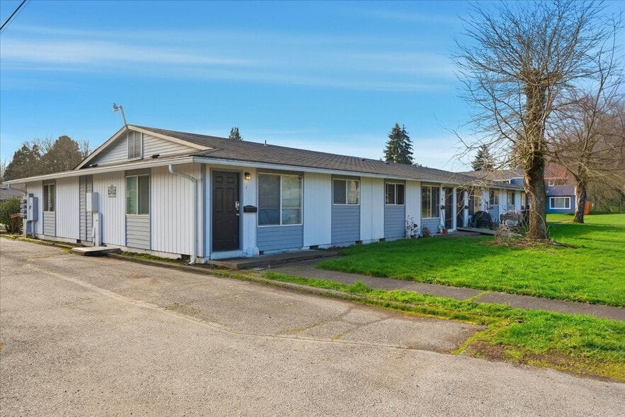 More Photos Of 1100-1105 S Pearl St, Centralia Apartments For Sale