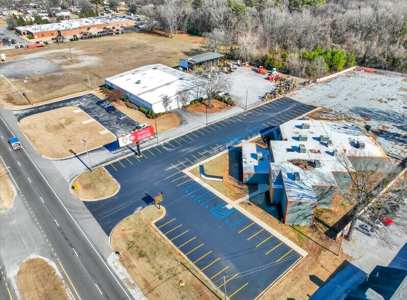 More Photos Of 3110 Highway 31 S, Decatur Health Club For Sale
