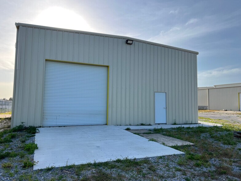 More Photos Of 6513 Bay Line Dr, Panama City Unknown For Lease