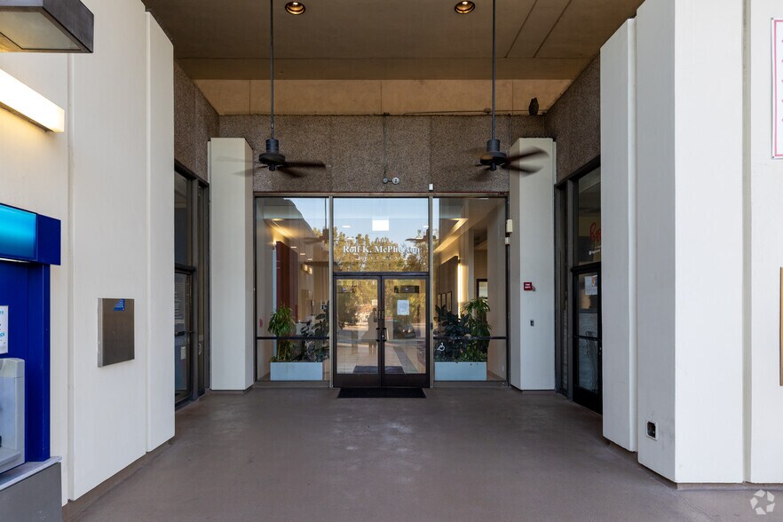 More Photos Of 1910 W Sunset Blvd, Los Angeles Office For Lease