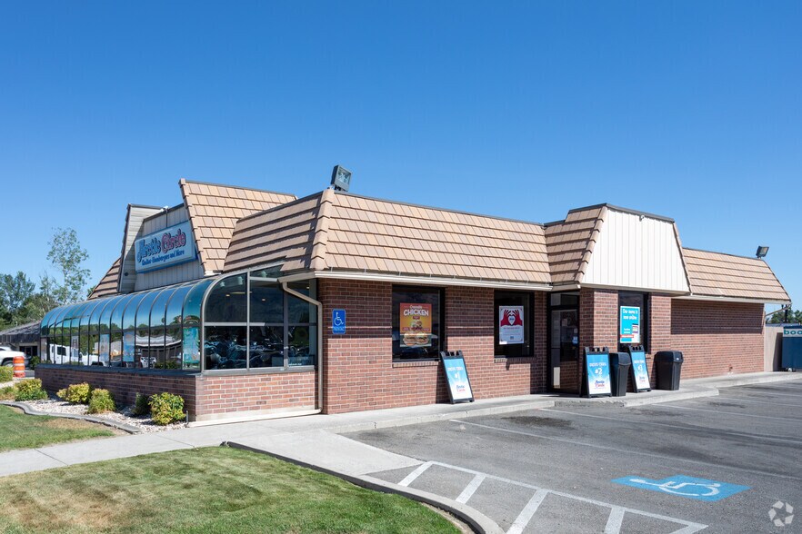 More Photos Of 981 S Main St, Logan Unknown For Lease