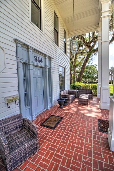 More Photos Of 944 E Silver Springs Blvd, Ocala Office For Sale