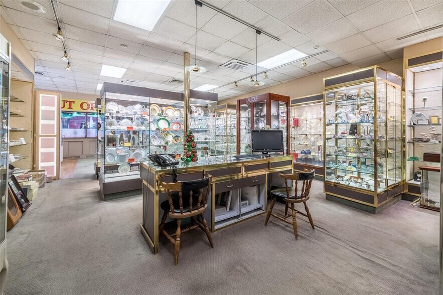 More Photos Of 565 Main St, New Rochelle Storefront Retail Residential For Lease