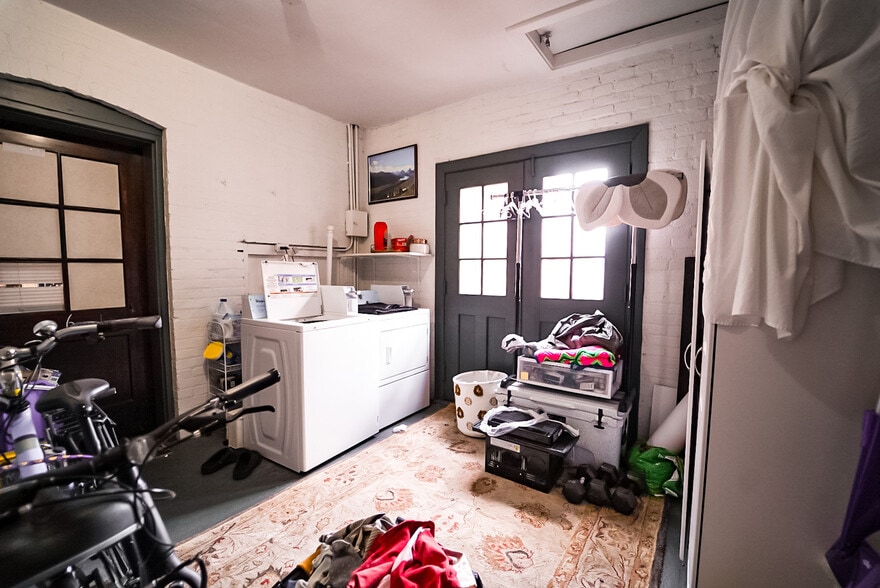 More Photos Of 2101 N Pennsylvania St, Indianapolis Apartments For Sale