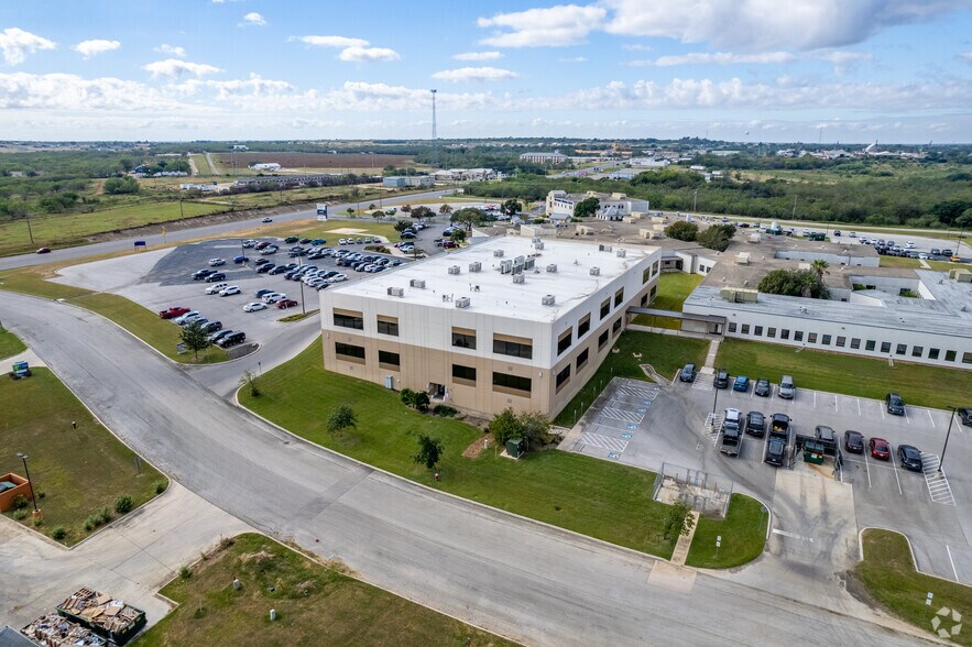More Photos Of 1907 Hwy 97 E, Jourdanton Medical For Lease