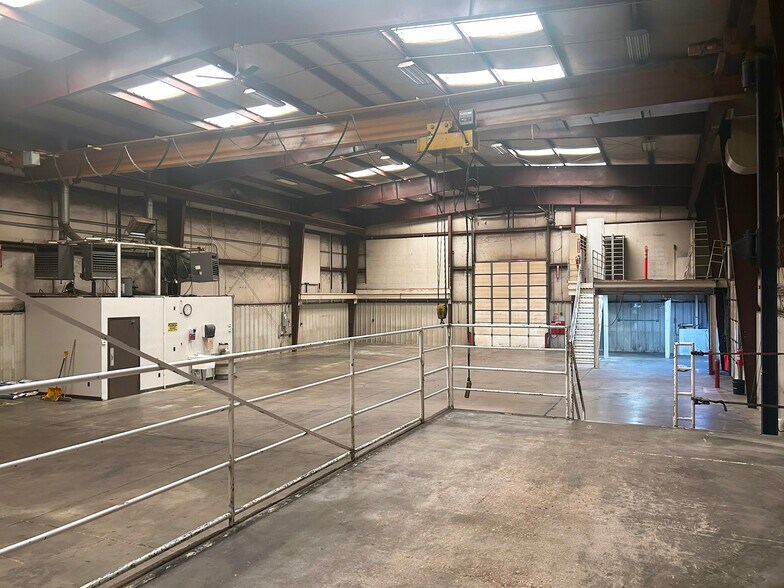 More Photos Of 5151 E 56th Ave, Commerce City Manufacturing For Lease