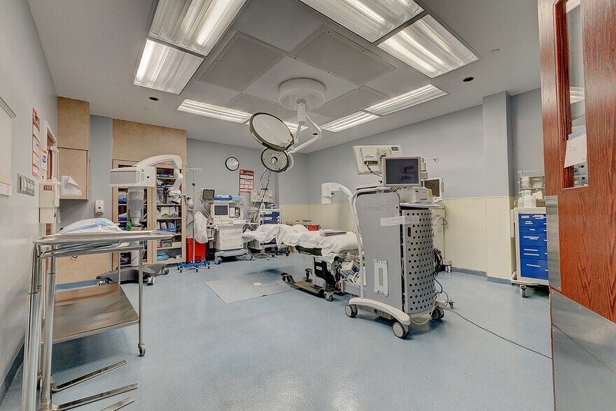 More Photos Of 855 Lehigh Ave, Union Township Office For Lease