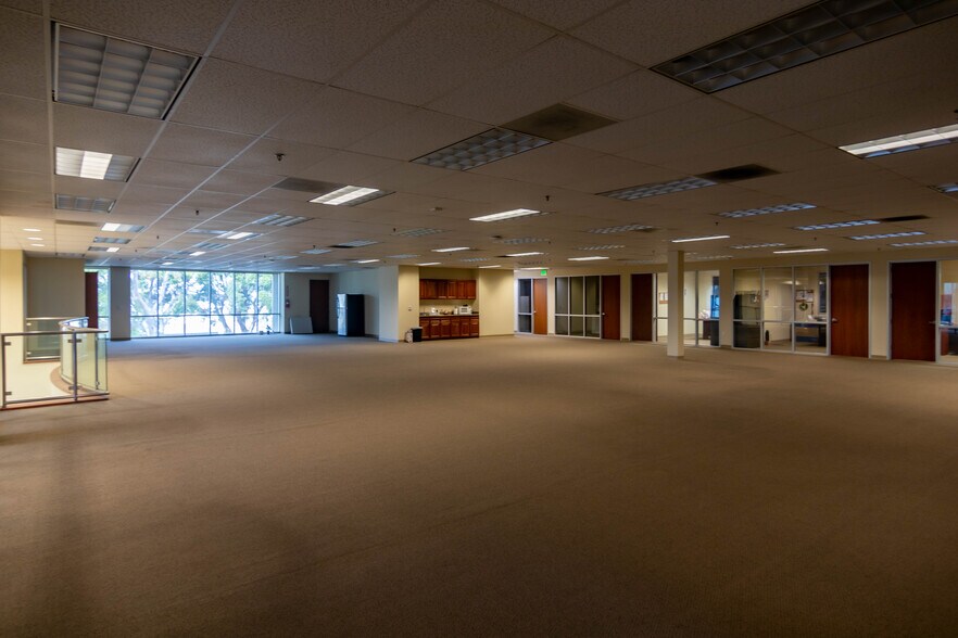 More Photos Of 11700 Monarch St, Garden Grove Warehouse For Sale