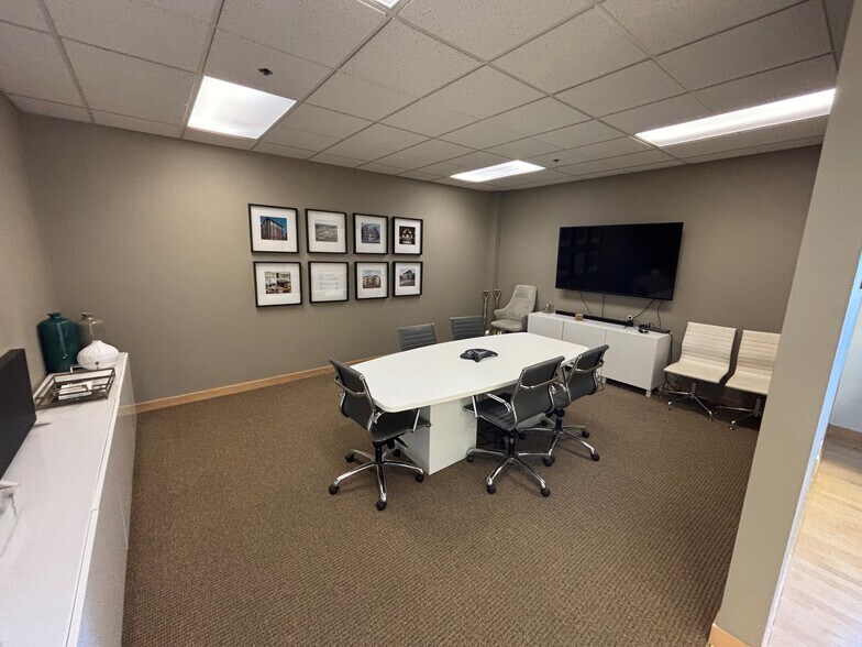 More Photos Of 1905 Queen Anne Ave N, Seattle Loft Creative Space For Lease