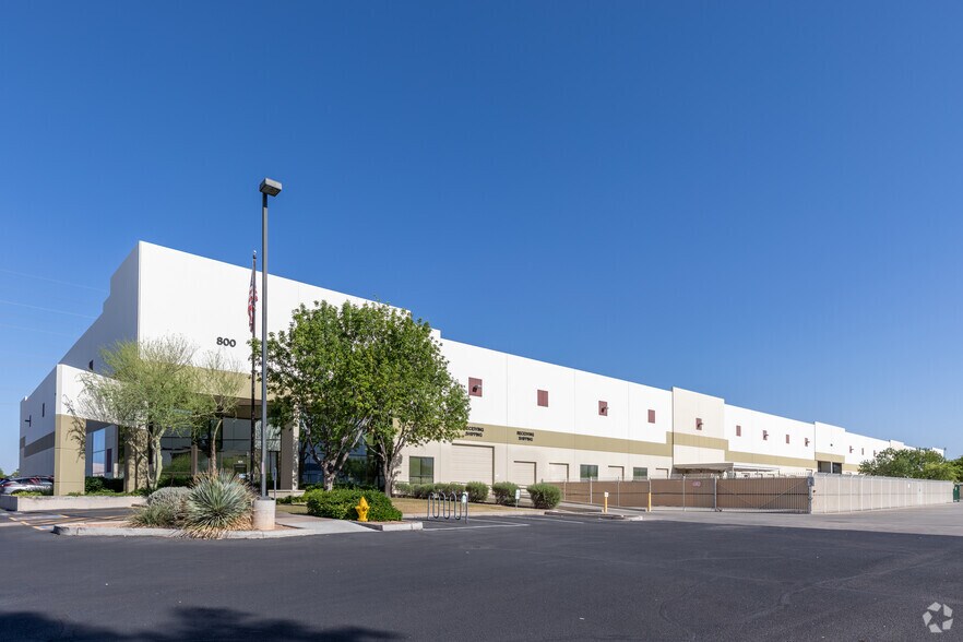 More Photos Of 800 W Carver Rd, Tempe Warehouse For Lease