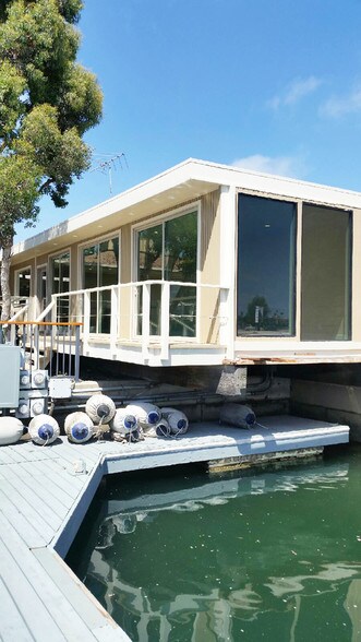 More Photos Of 2077 W Coast Hwy, Newport Beach Office For Lease