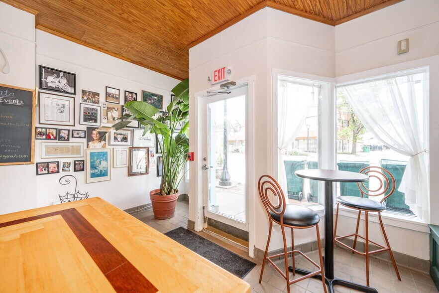 More Photos Of 2015 Madison rd, Cincinnati Storefront Retail Residential For Lease