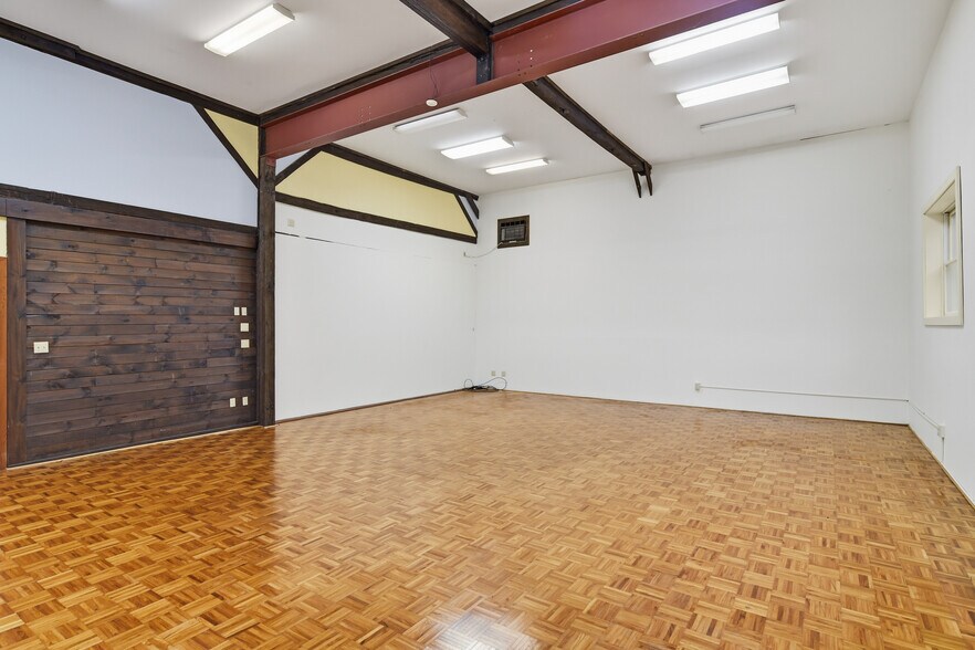 More Photos Of 131 Main St, Hatfield Loft Creative Space For Lease