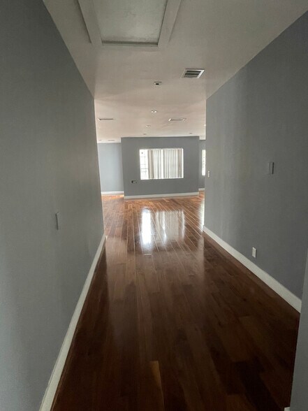 Primary Photo Of 1020 Pico Blvd, Santa Monica Storefront Retail Office For Lease