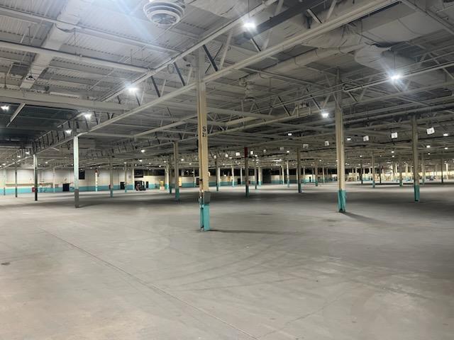 More Photos Of 1601 General Electric Rd, Bloomington Warehouse For Lease