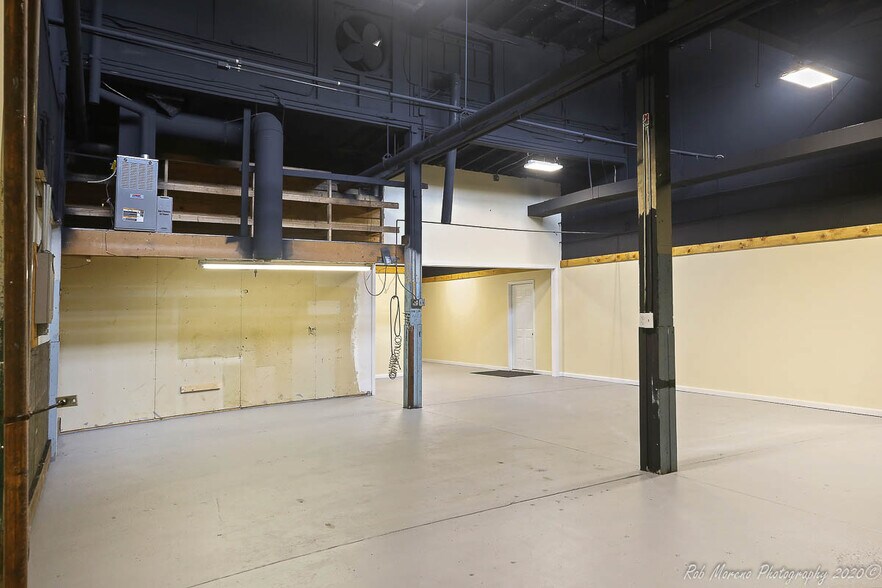 More Photos Of 17-19 Hayward St, Ipswich Manufacturing For Lease
