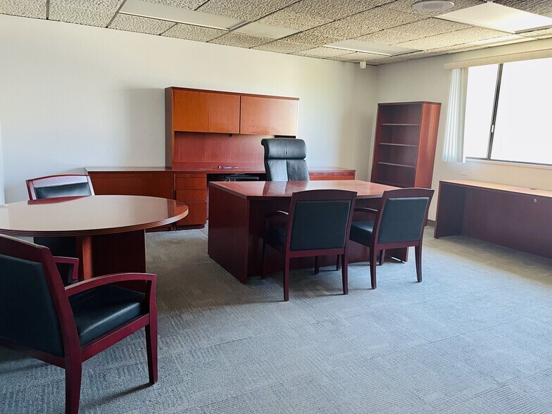 More Photos Of 321 5th St, Hollister Office For Lease