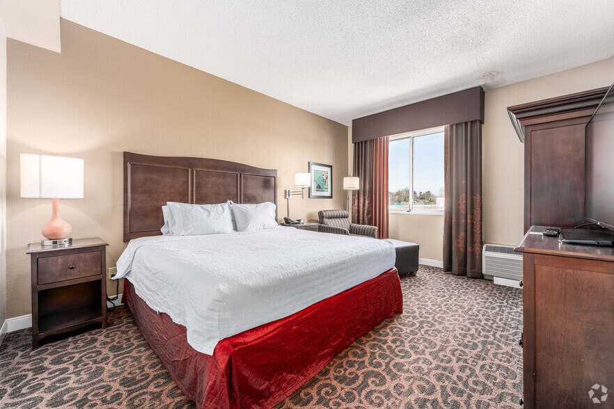 More Photos Of 6617 Ritchie Hwy, Glen Burnie Hotel For Sale