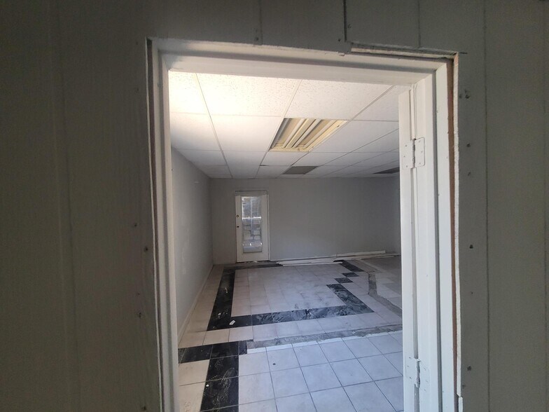 More Photos Of 19 E Vine St, Mesa Service For Lease