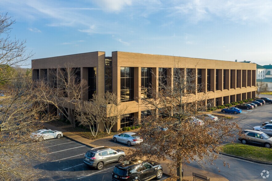 More Photos Of 7003 Chadwick Dr, Brentwood Unknown For Lease