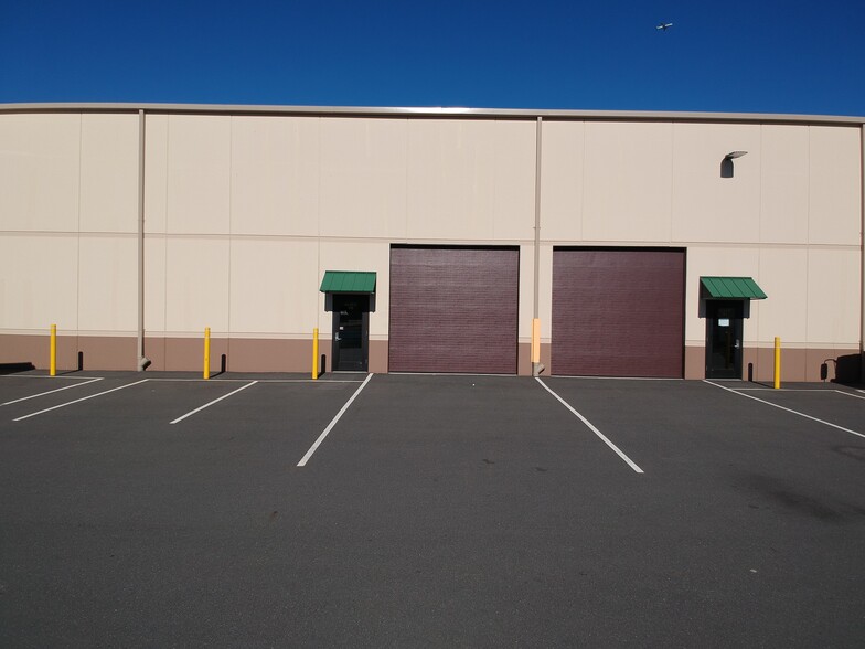 Primary Photo Of 20 Haypress Rd, Cranbury Warehouse For Lease