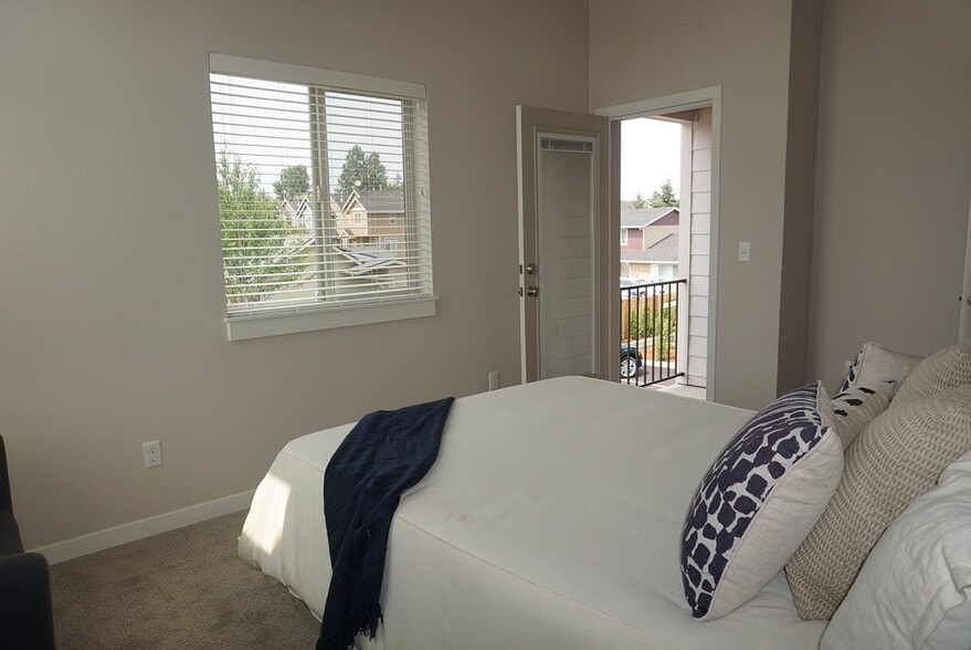 More Photos Of 17345 SW Blanton St, Beaverton Apartments For Sale