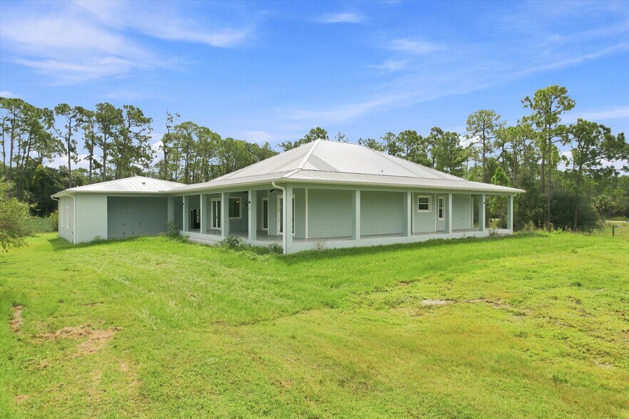 More Photos Of 8146 Tropicaire Blvd, North Port Specialty For Sale