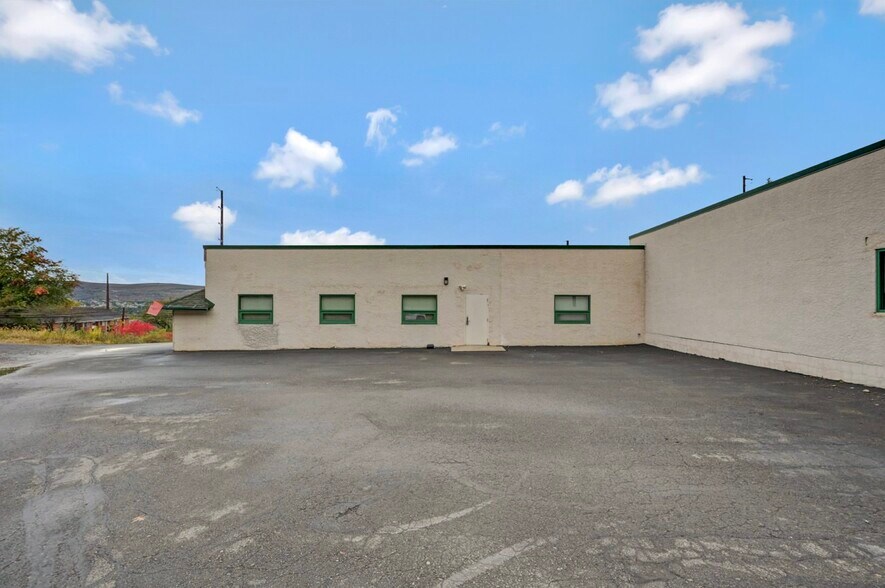 More Photos Of 1110 Clay Ave, Dunmore Medical For Lease