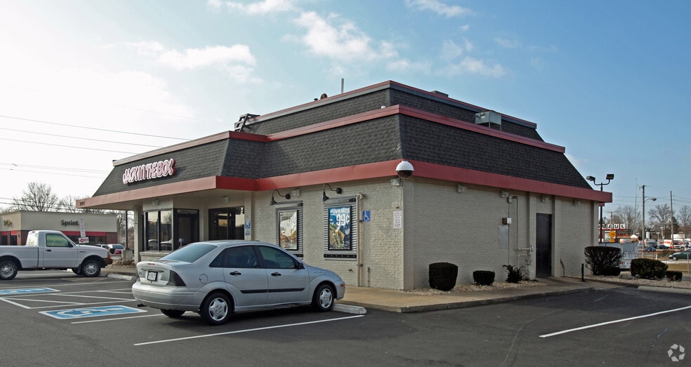 More Photos Of 2095 N Lindbergh Blvd, Florissant Fast Food For Lease