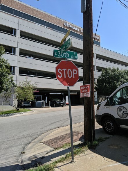More Photos Of 2908 N Interstate 35, Austin Storefront Retail Office For Lease