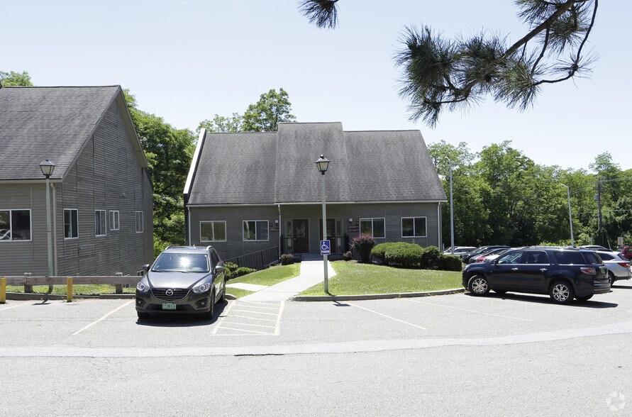 More Photos Of 1 Kennedy Dr, South Burlington Office For Lease