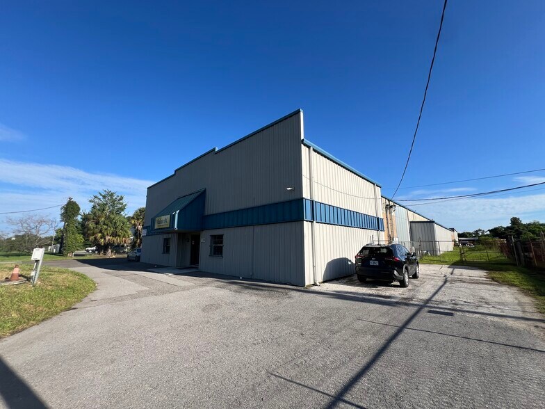 More Photos Of 5208 St Paul St, Tampa Industrial For Sale