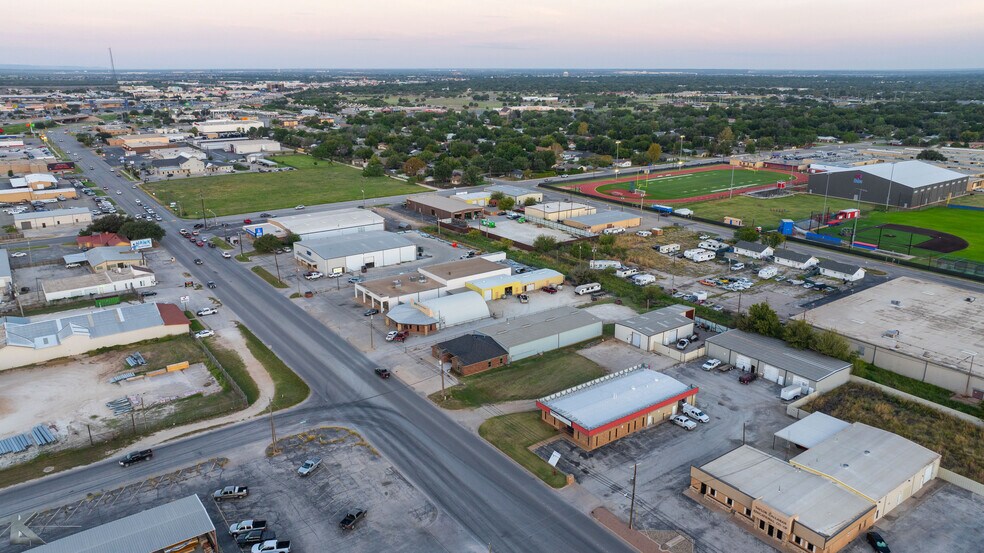More Photos Of 2150 Industrial Blvd, Abilene Office For Sale