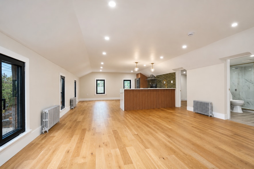 More Photos Of 4254 Arthur Kill Rd, Staten Island Storefront Retail Residential For Sale