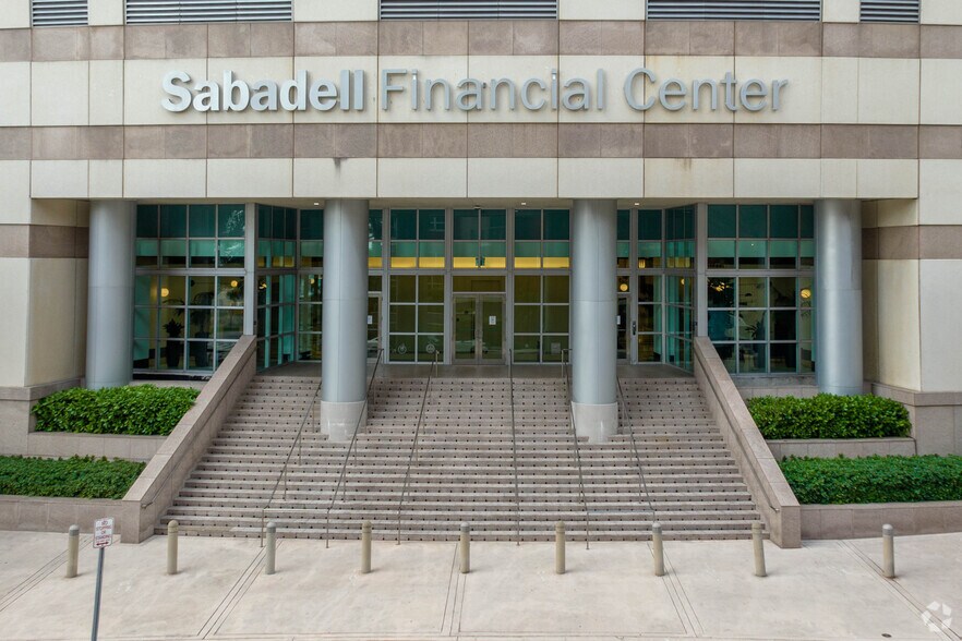 More Photos Of 1111 Brickell Ave, Miami Office For Lease