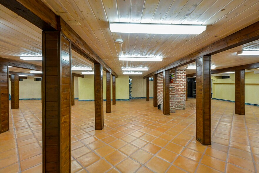 More Photos Of 251 Middlefield Rd, Palo Alto Apartments For Sale