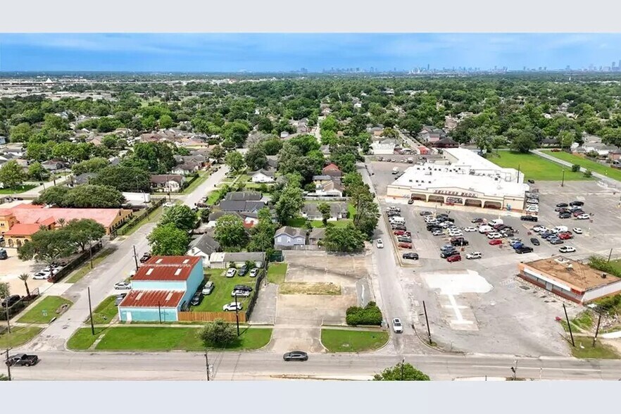 More Photos Of 2002 Broadway St, Houston Land For Sale
