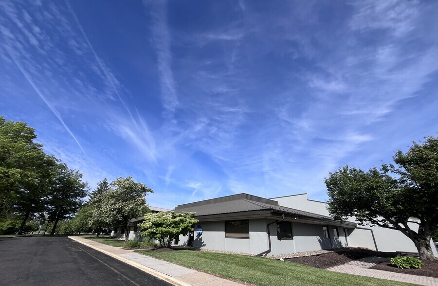 More Photos Of 35 E Uwchlan Ave, Exton Light Manufacturing For Lease