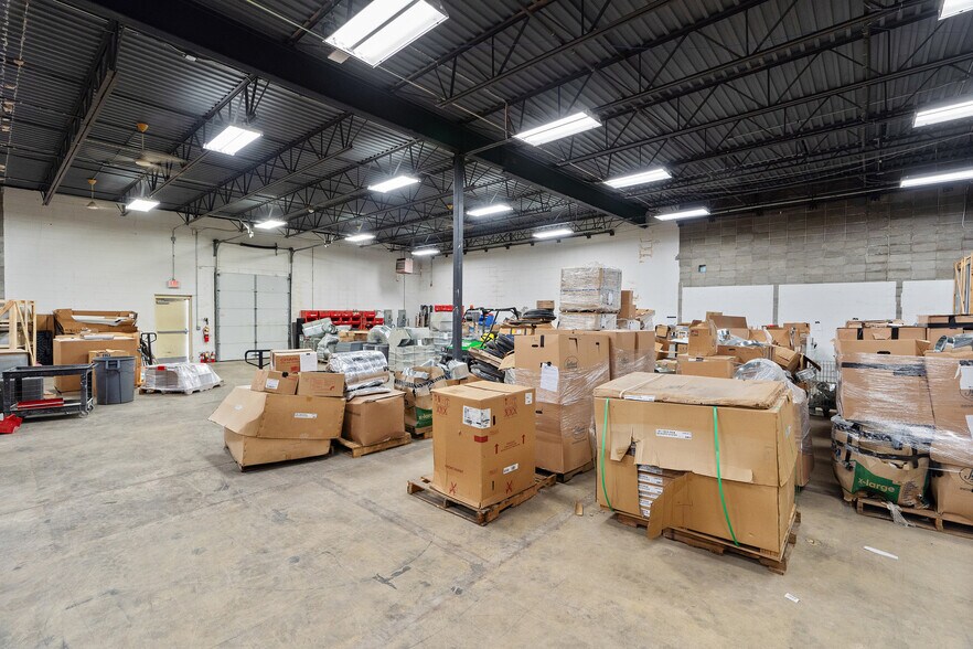 More Photos Of 4495 Saguaro Trl, Indianapolis Light Distribution For Sale