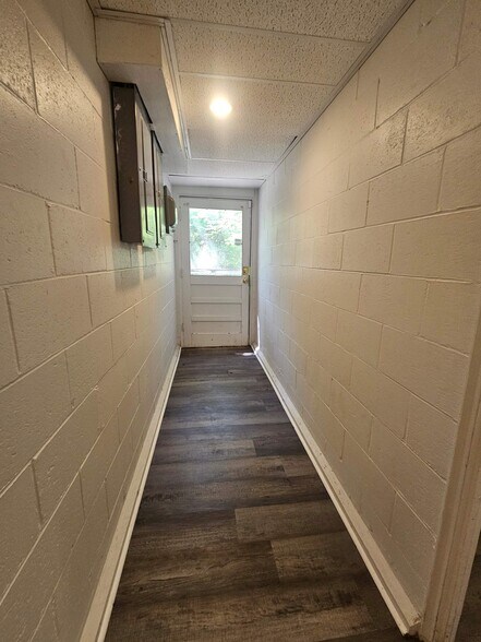 More Photos Of 2723 N Walnut St, Bloomington Office For Sale