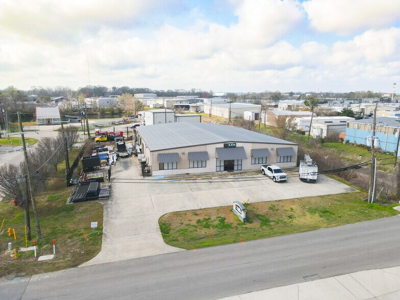 More Photos Of 11710 Cloverland Ave, Baton Rouge Warehouse For Lease