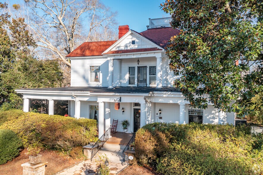 More Photos Of 252 Seavy St, Senoia Hospitality For Sale