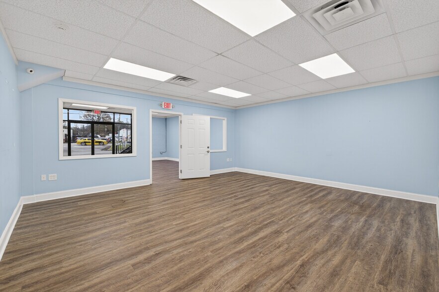 More Photos Of 4109 Robinson St, Covington Freestanding For Sale