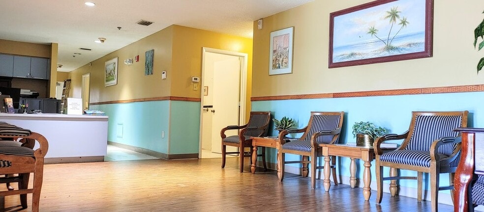 More Photos Of 5426 18th St W, Bradenton Assisted Living For Sale