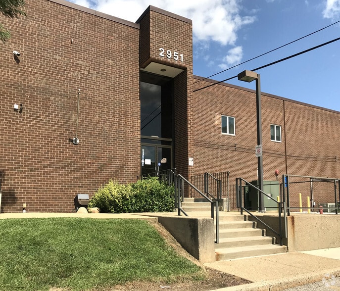 More Photos Of 2951 Grant Ave, Philadelphia Showroom For Lease