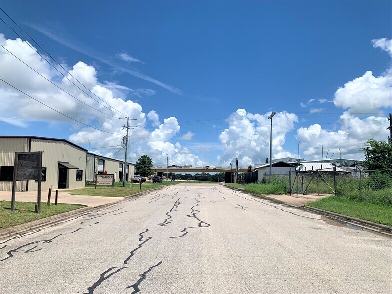More Photos Of Handley St and HWY 290, Brenham Land For Lease