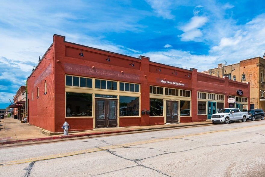 Primary Photo Of 112 E Main St, Waxahachie Office For Lease