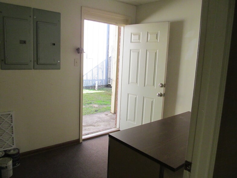 More Photos Of 4797-4803 Cuba-Millington Rd, Millington Medical For Lease