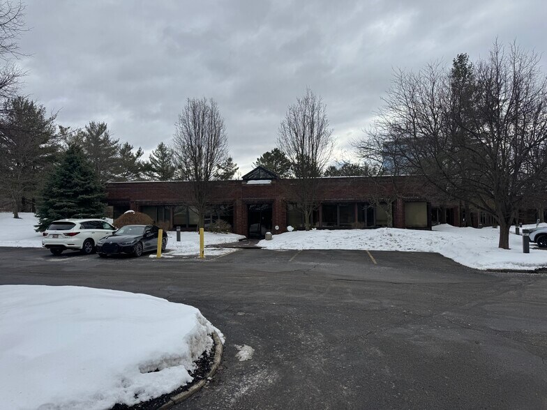 More Photos Of 24400 Highpoint Rd, Beachwood Medical For Lease
