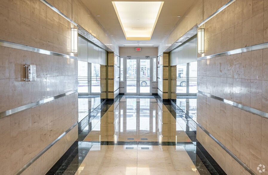 More Photos Of 1601 Washington Ave, Miami Beach Office For Lease